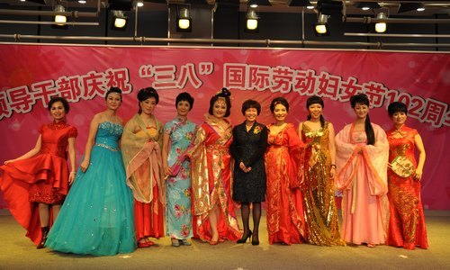 惠州學(xué)院女干部出演市慶“三八”聯(lián)歡會