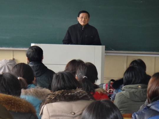 (圖文)安徽工業(yè)大學(xué)工商學(xué)院召開安全穩(wěn)定工作會(huì)議
