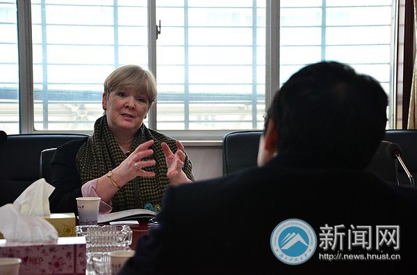 英國國立安格利亞魯斯金大學副校長桑德拉·何麗斯一行來校訪問