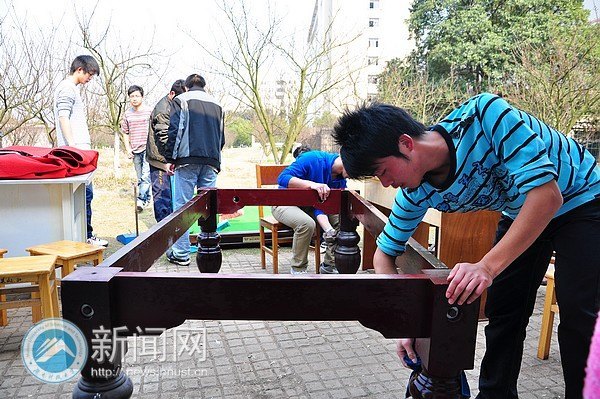 學習雷鋒 黨員先行