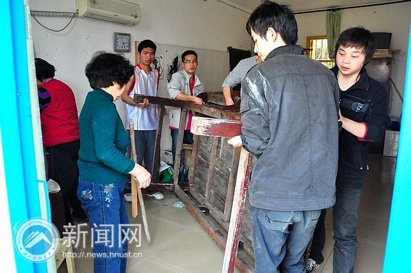 學習雷鋒 黨員先行