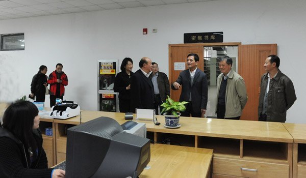 以學(xué)生為本 一站式服務(wù)——黃山學(xué)院大學(xué)生事務(wù)中心揭牌運(yùn)行