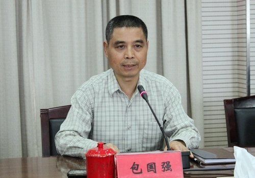 學校召開創先爭優“兩優一先”評選會