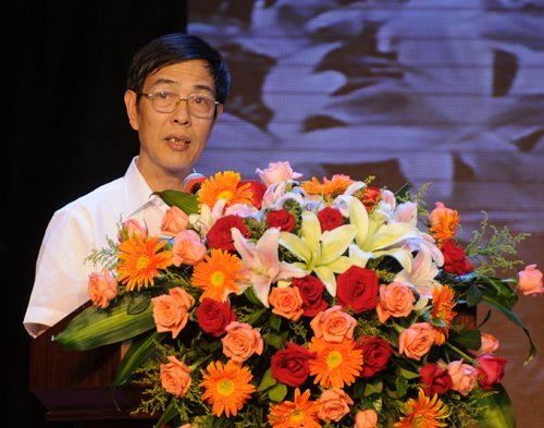 學校紀念中國共青團成立90周年大會暨共青團2012年五四頒獎禮成功舉行