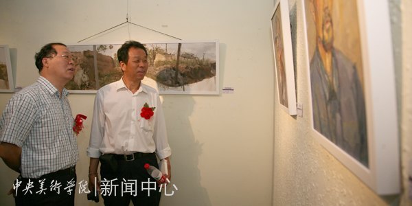 繼續(xù)教育學(xué)院2012屆美術(shù)教育研修班青海互助寫生作品展開幕
