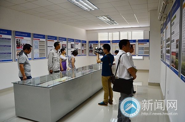 商學院與湘潭縣烏石鎮四美村“結對共建”交流會順利舉行