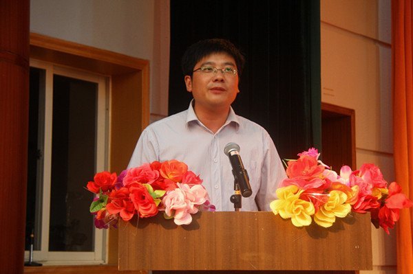 皖西學院校領導出席建工學院2012屆學生畢業典禮