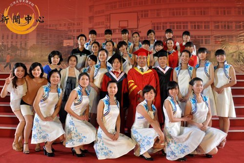 【組圖】江漢大學(xué)文理學(xué)院2012屆畢業(yè)典禮暨學(xué)士學(xué)位授予儀式花絮
