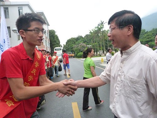 出發(fā)! 肇慶學院今年暑期“三下鄉(xiāng)”社會實踐活動全面展開