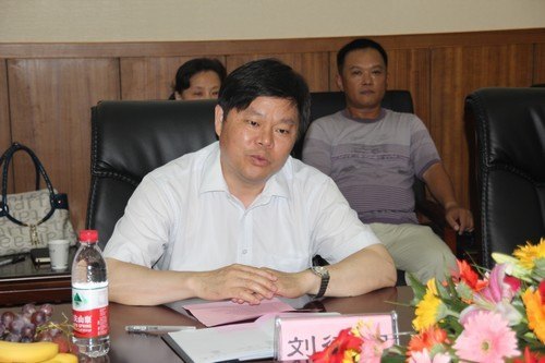 湖北白云邊集團來校科技洽談