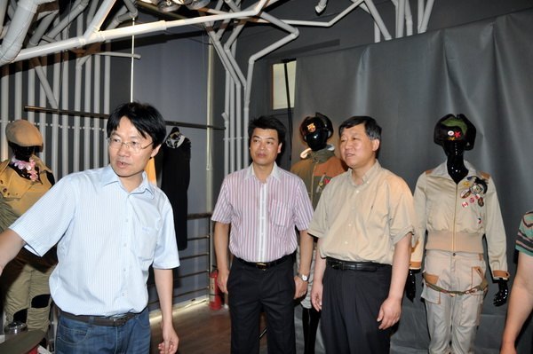 校黨委書記馬國防率團考察金陵科技學院