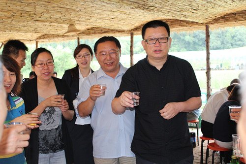長(zhǎng)春建筑學(xué)院舉辦消夏聯(lián)歡會(huì) 董事長(zhǎng)親切慰問