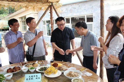 長(zhǎng)春建筑學(xué)院舉辦消夏聯(lián)歡會(huì) 董事長(zhǎng)親切慰問