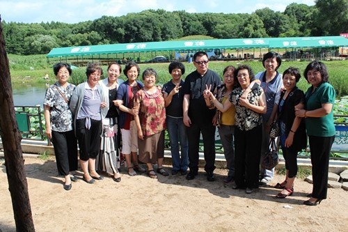長(zhǎng)春建筑學(xué)院舉辦消夏聯(lián)歡會(huì) 董事長(zhǎng)親切慰問