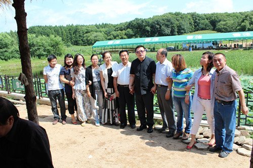 長(zhǎng)春建筑學(xué)院舉辦消夏聯(lián)歡會(huì) 董事長(zhǎng)親切慰問