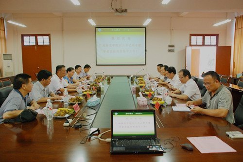 劉力書記、鄧艷葵副院長率隊赴玉林師范學院學習考察新校區建設和教職工危舊房改住房改造工作