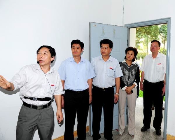 余紅勝張麗娟等市領導調研科技創新工作