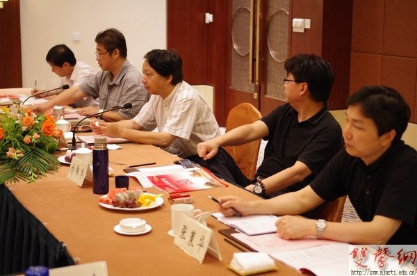 校黨委中心組在徐州召開暑期學(xué)習(xí)會(huì)