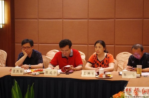 校黨委中心組在徐州召開暑期學(xué)習(xí)會(huì)