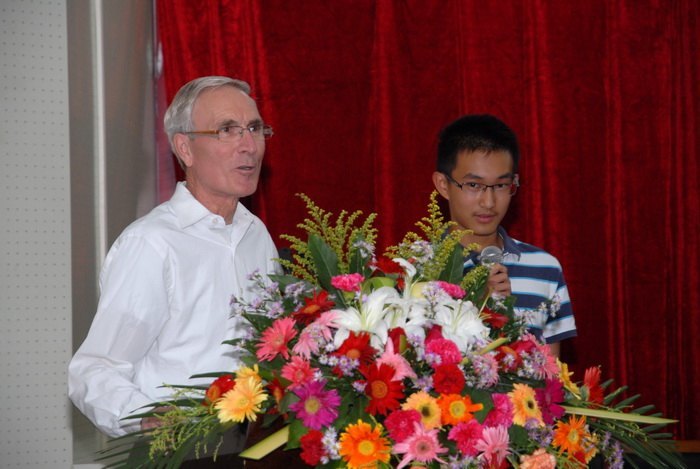 2012年暑期漢語(yǔ)研修班外國(guó)留學(xué)生順利結(jié)業(yè)