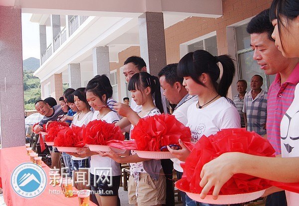吳新開教授捐資20萬 重建32年前下鄉教書小學