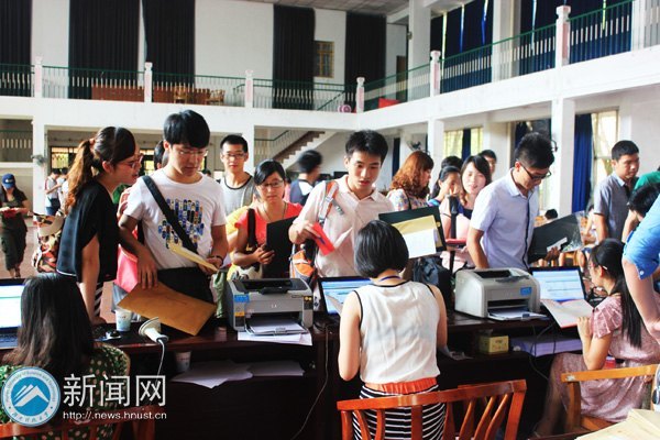 湖南科技大學(xué)2012級碩士研究生入學(xué)報(bào)到工作圓滿結(jié)束