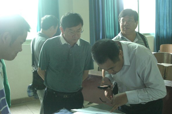 校長帶隊檢查教學工作