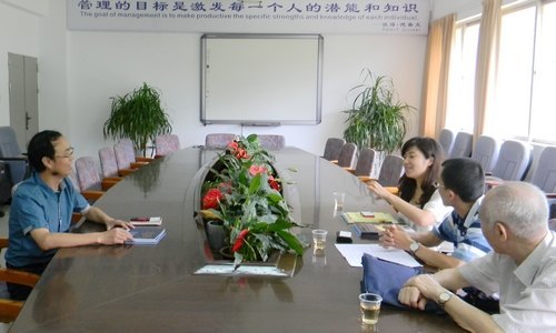 經(jīng)管系與房訊(中國(guó))控股有限公司惠州分公司商談校企合作事宜