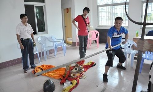 【豐湖黨旗紅】美術(shù)系學(xué)生黨員到小金口深入調(diào)研麒麟文化