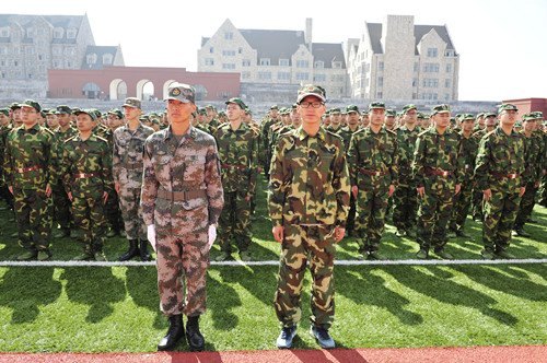 長(zhǎng)春建筑學(xué)院2012級(jí)新生軍訓(xùn)開營(yíng)儀式