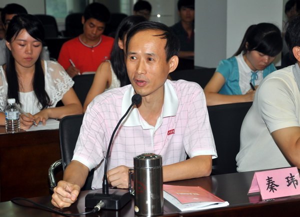 三明學(xué)院召開2012年新教師座談會(huì)