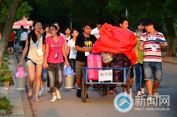 湖南科技大學(xué)迎新工作全面展開