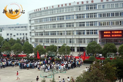 【組圖】江漢大學文理學院2012級新生接待工作