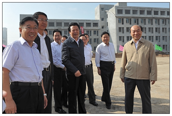 王君省長在教師節(jié)之際視察晉中學(xué)院新校區(qū)