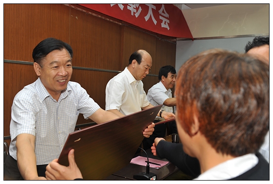 晉中學院召開慶祝教師節(jié)暨“三育人”表彰大會