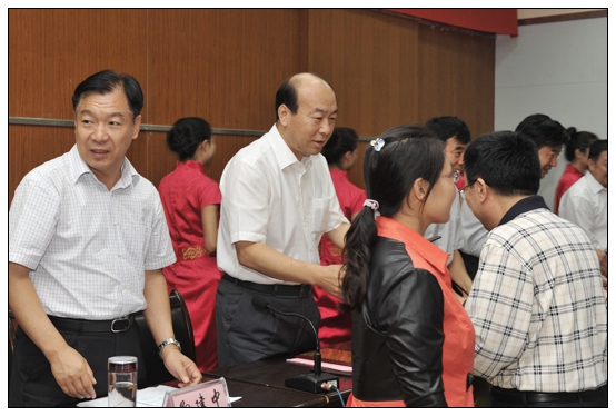 晉中學院召開慶祝教師節(jié)暨“三育人”表彰大會