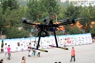 濱州學院學子設計研發六旋翼飛行器