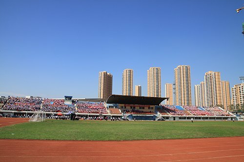 燕山大學(xué)里仁學(xué)院舉辦第八屆學(xué)生運(yùn)動(dòng)會(huì)