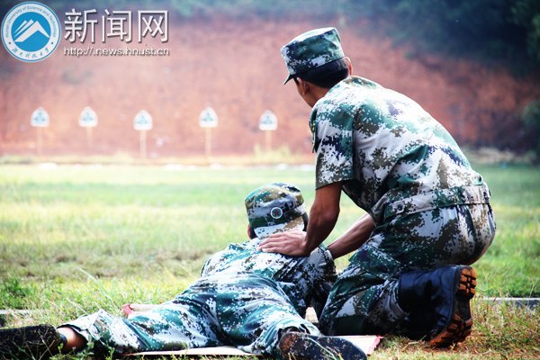 “送你一枚小彈殼!”——湖南科技大學12級新生實彈“試槍”