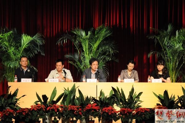 高職學院召開2012級新生開學典禮暨入學教育