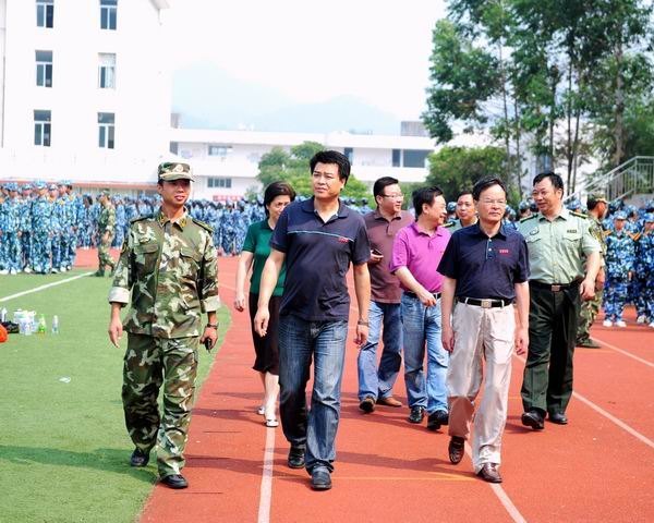 校領導看望慰問軍訓師生