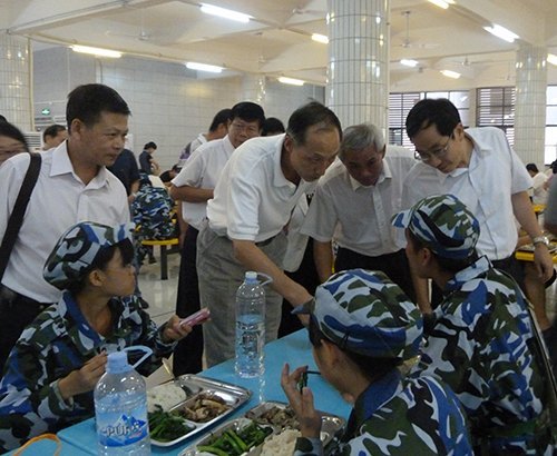 省教育廳領導來校檢查 充分肯定肇慶學院新學期開學工作