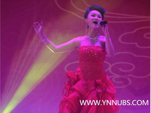 夢圓金秋,共度今宵--商學院舉行迎新晚會喜迎2012學子