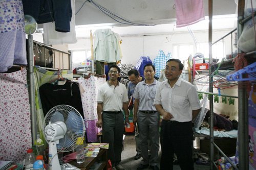 李仰智副院長率隊(duì)檢查兩校區(qū)后勤保障工作