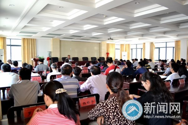 各學院深入貫徹實施課程自主創新
