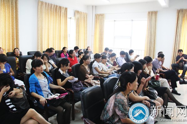 各學院深入貫徹實施課程自主創新