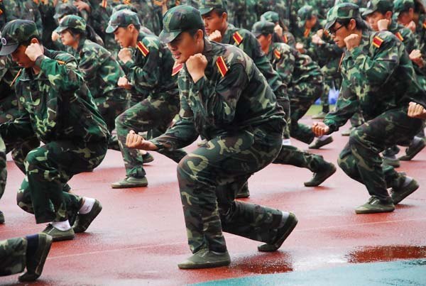 景德鎮陶瓷學院隆重舉行2012級新生開學典禮暨軍訓會操匯報大會