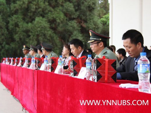 云南師范大學(xué)商學(xué)院舉行2012級(jí)新生軍訓(xùn)匯報(bào)表演暨開(kāi)學(xué)典禮儀式