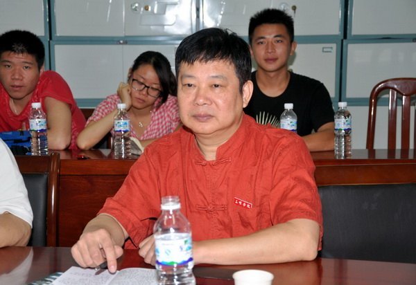 省戲劇專家熱評原創校園劇《上大學》