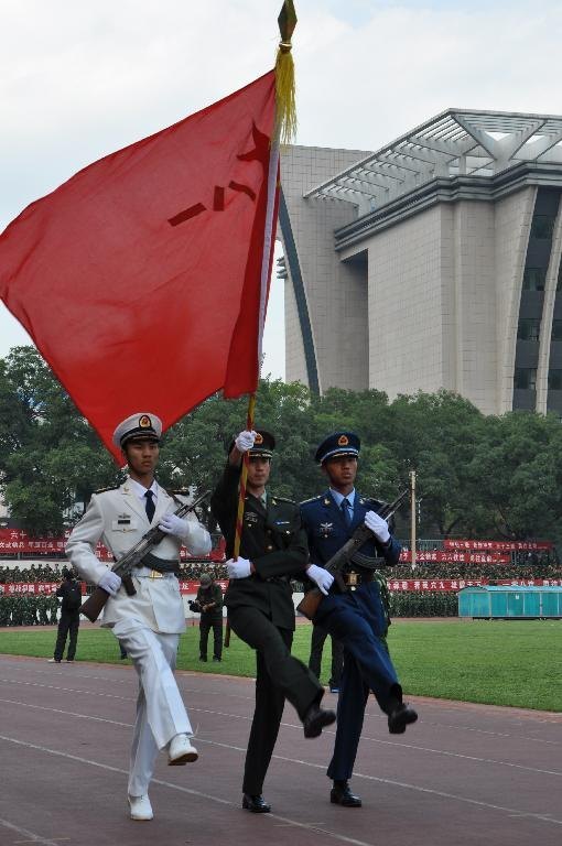 中北大學舉行2012級學生軍訓匯報表演暨總結(jié)表彰大會